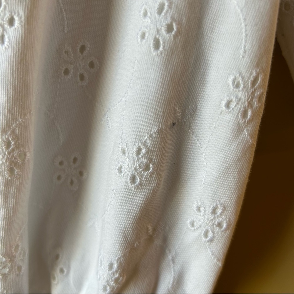 ASOS DESIGN Eyelet mini smocked Off Shoulders Dress white Size 6 Boho Preppy - Picture 12 of 13